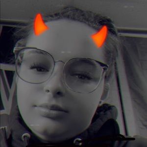 Meet your Posher, Alexis